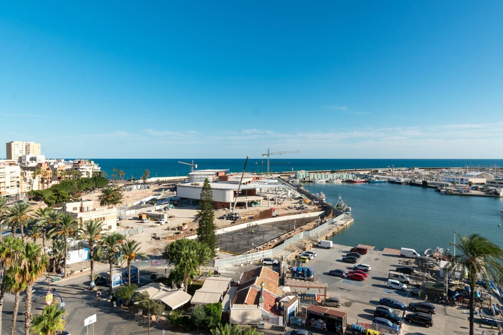 4 bedroom Apartment for sale in Torrevieja - € 450,000 (Ref: 9462274)