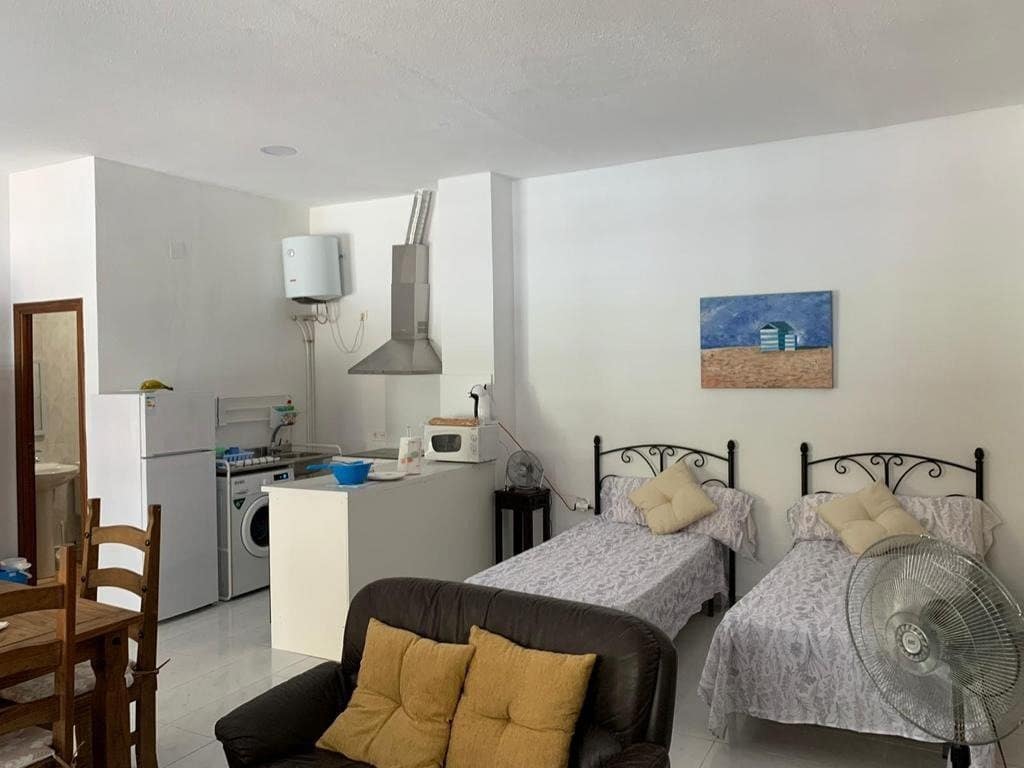 Studio à vendre à Torrevieja - 80 000 € (Ref: 9462281)