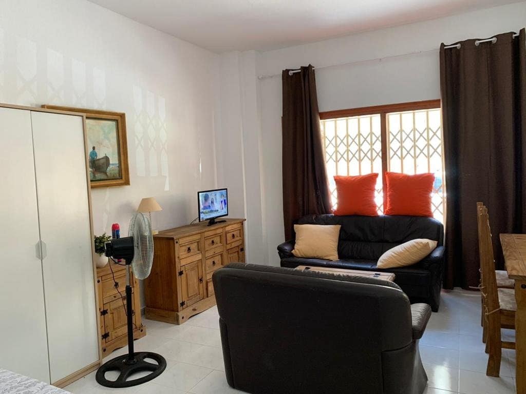Studio à vendre à Torrevieja - 80 000 € (Ref: 9462281)