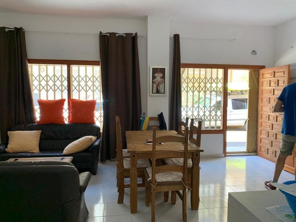 Studio à vendre à Torrevieja - 80 000 € (Ref: 9462281)