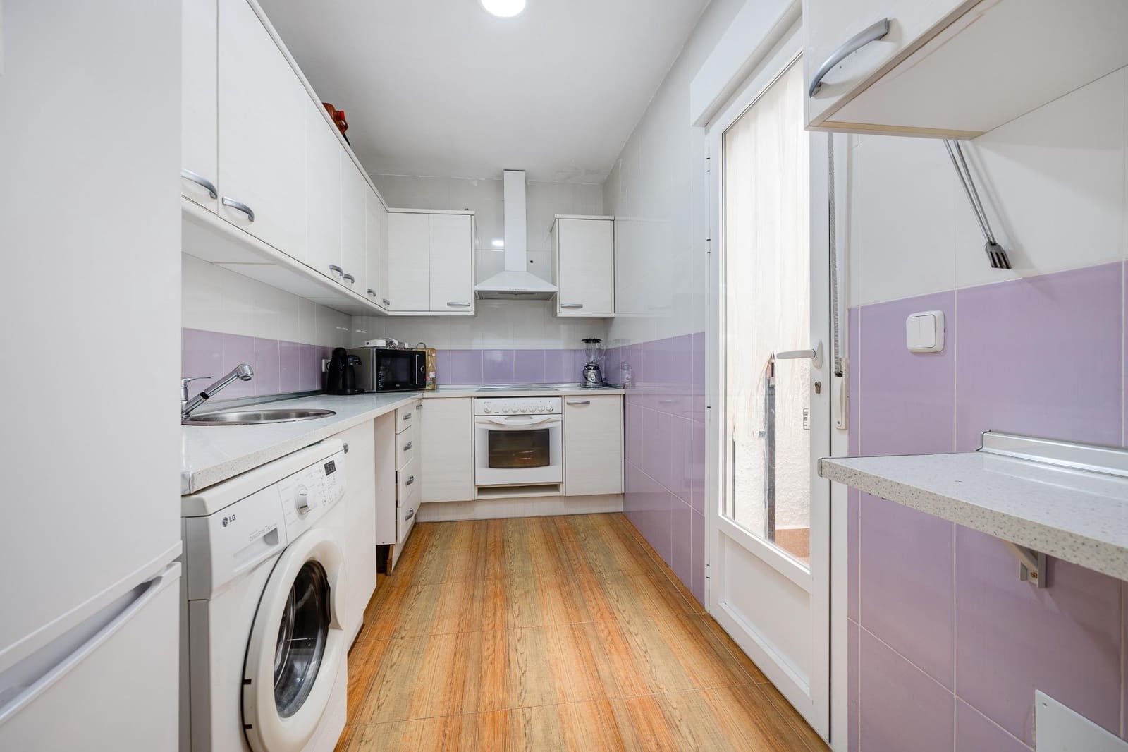 3 makuuhuone Huvila myytävänä paikassa Los Balcones mukana 
autotalli - 378 000 € (Ref: 9462282)