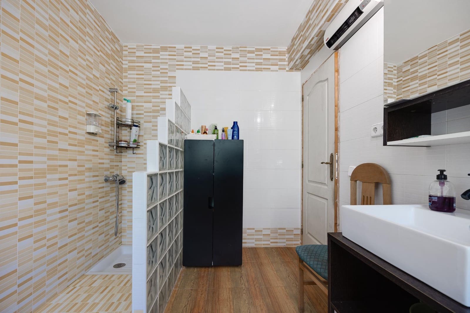 3 makuuhuone Huvila myytävänä paikassa Los Balcones mukana 
autotalli - 378 000 € (Ref: 9462282)