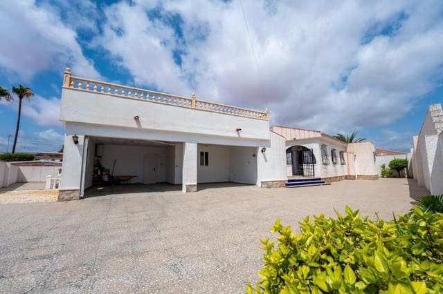 3 makuuhuone Huvila myytävänä paikassa El Chaparral - La Siesta - La Torreta, Torrevieja mukana 
autotalli - 399 000 € (Ref: 9462283)