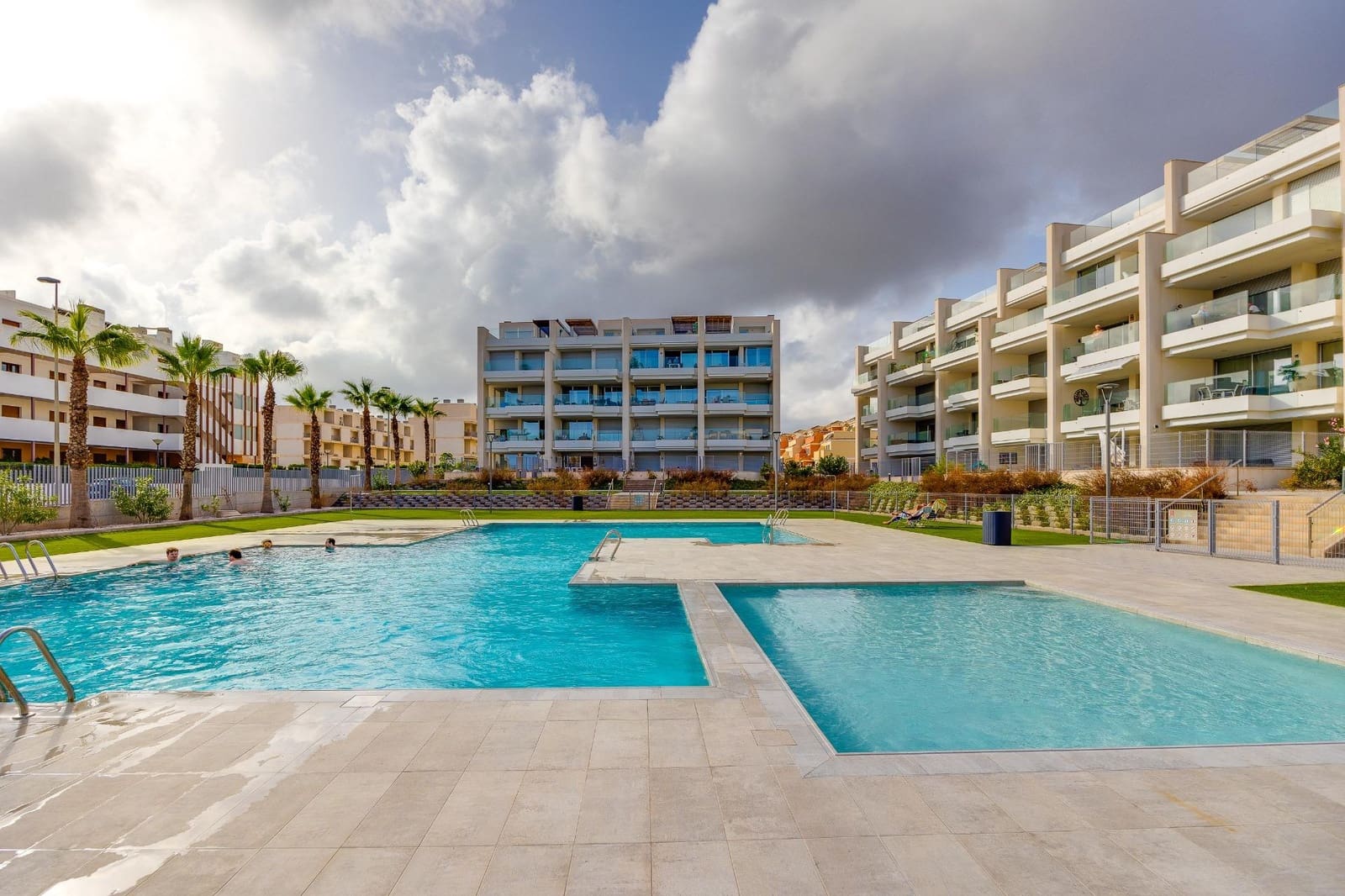 2 bedroom Apartment for sale in Orihuela Costa with pool - € 320,000 (Ref: 9462290)