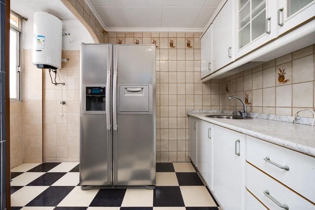 3 bedroom Apartment for sale in Playa del Acequión, Torrevieja with garage - € 159,900 (Ref: 9462296)