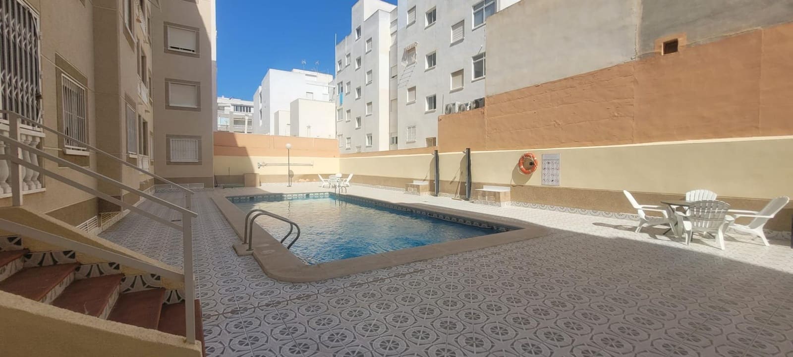 Apartamento de 2 habitaciones en Torrevieja en venta - 137.900 € (Ref: 9462308)