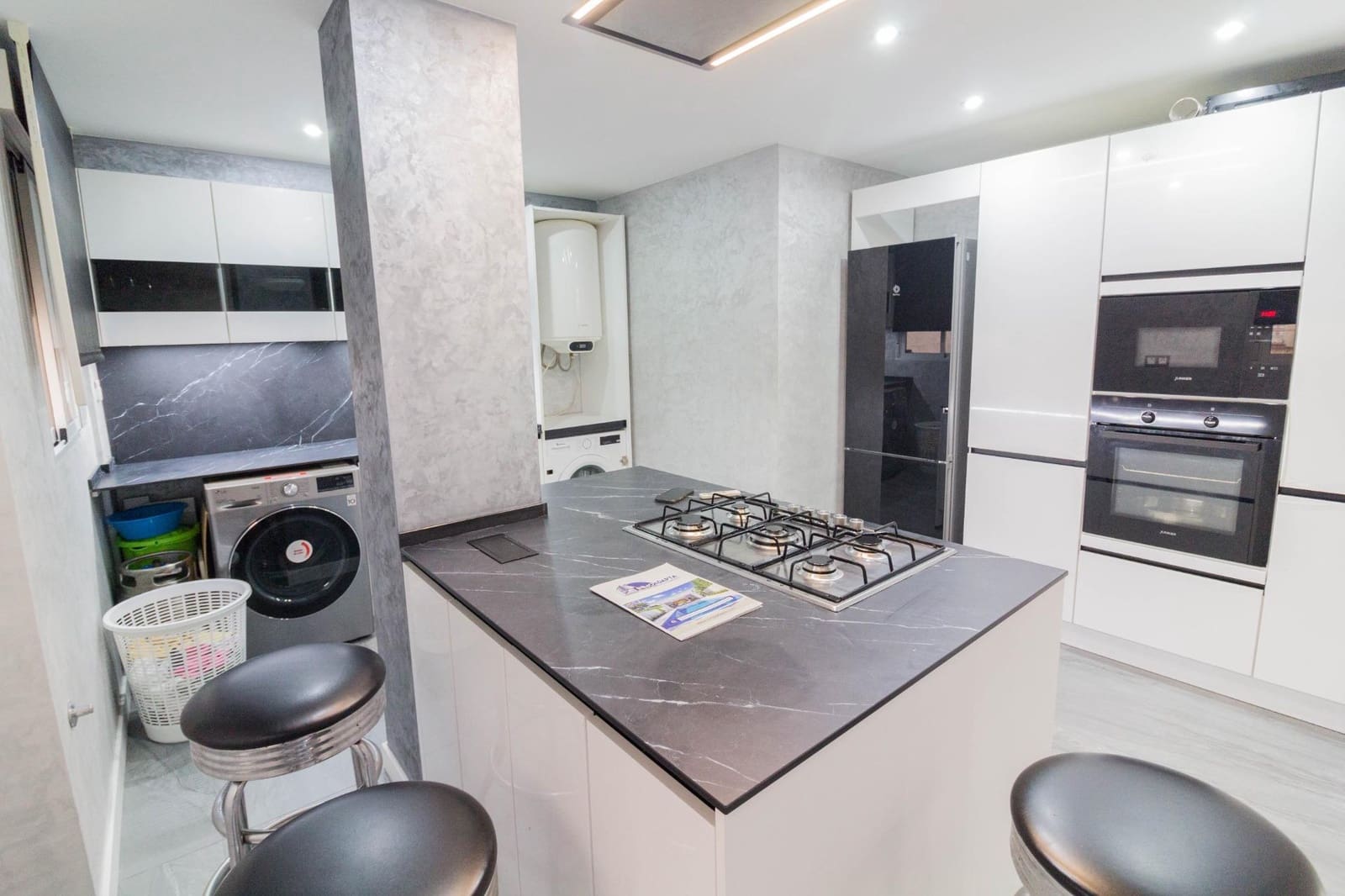 3 bedroom Flat for sale in Orihuela - € 275,000 (Ref: 9462314)