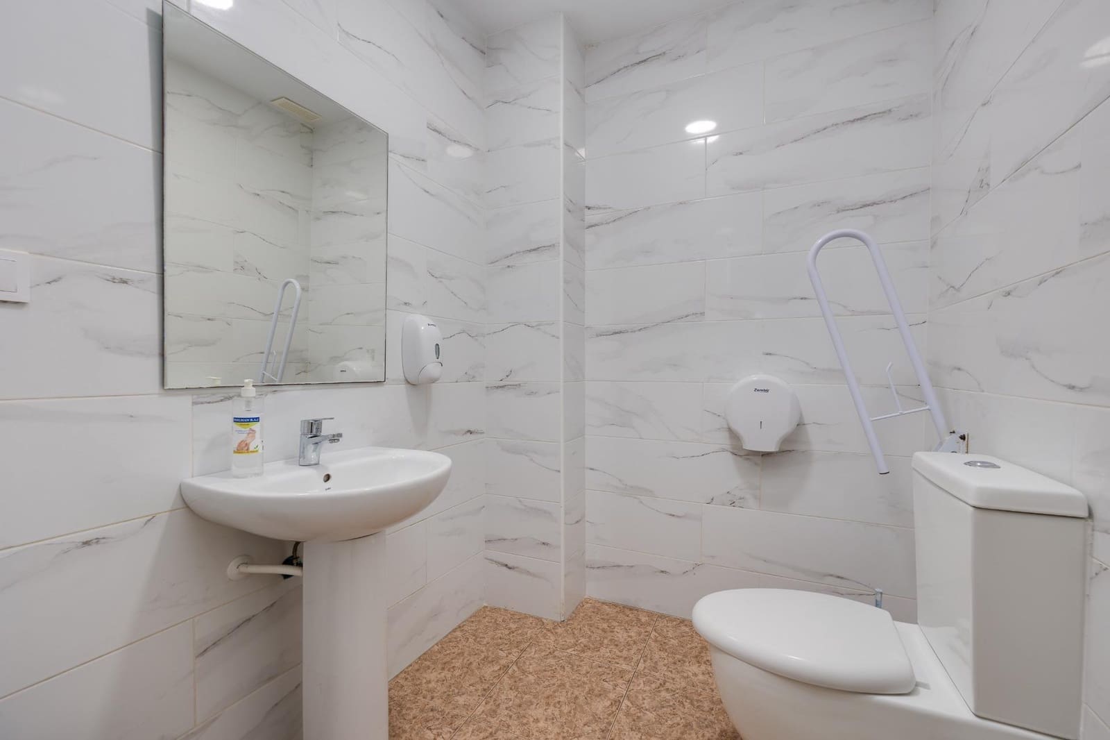 Commercieel te koop in Torrevieja - € 149.900 (Ref: 9462320)