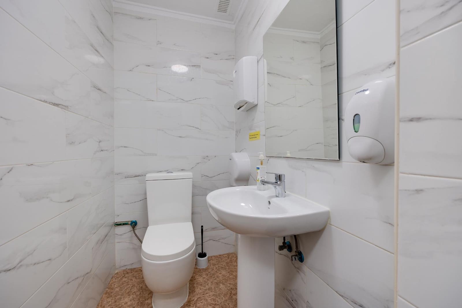 Commercieel te koop in Torrevieja - € 149.900 (Ref: 9462320)