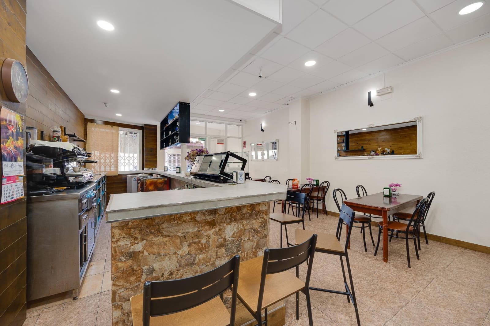 Commercieel te koop in Torrevieja - € 149.900 (Ref: 9462320)