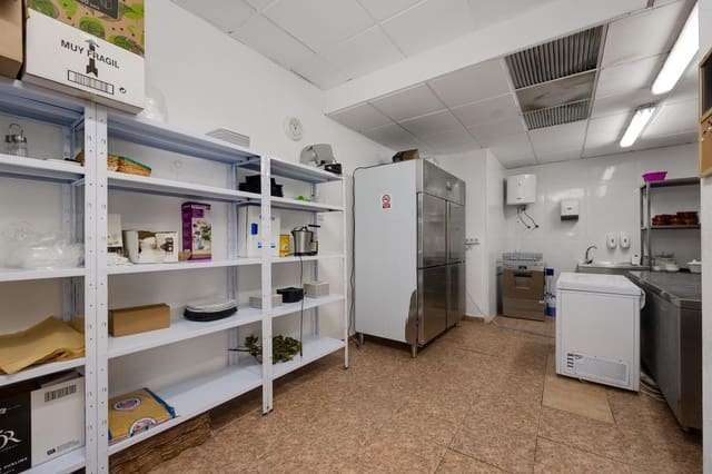 Commercieel te koop in Torrevieja - € 149.900 (Ref: 9462320)