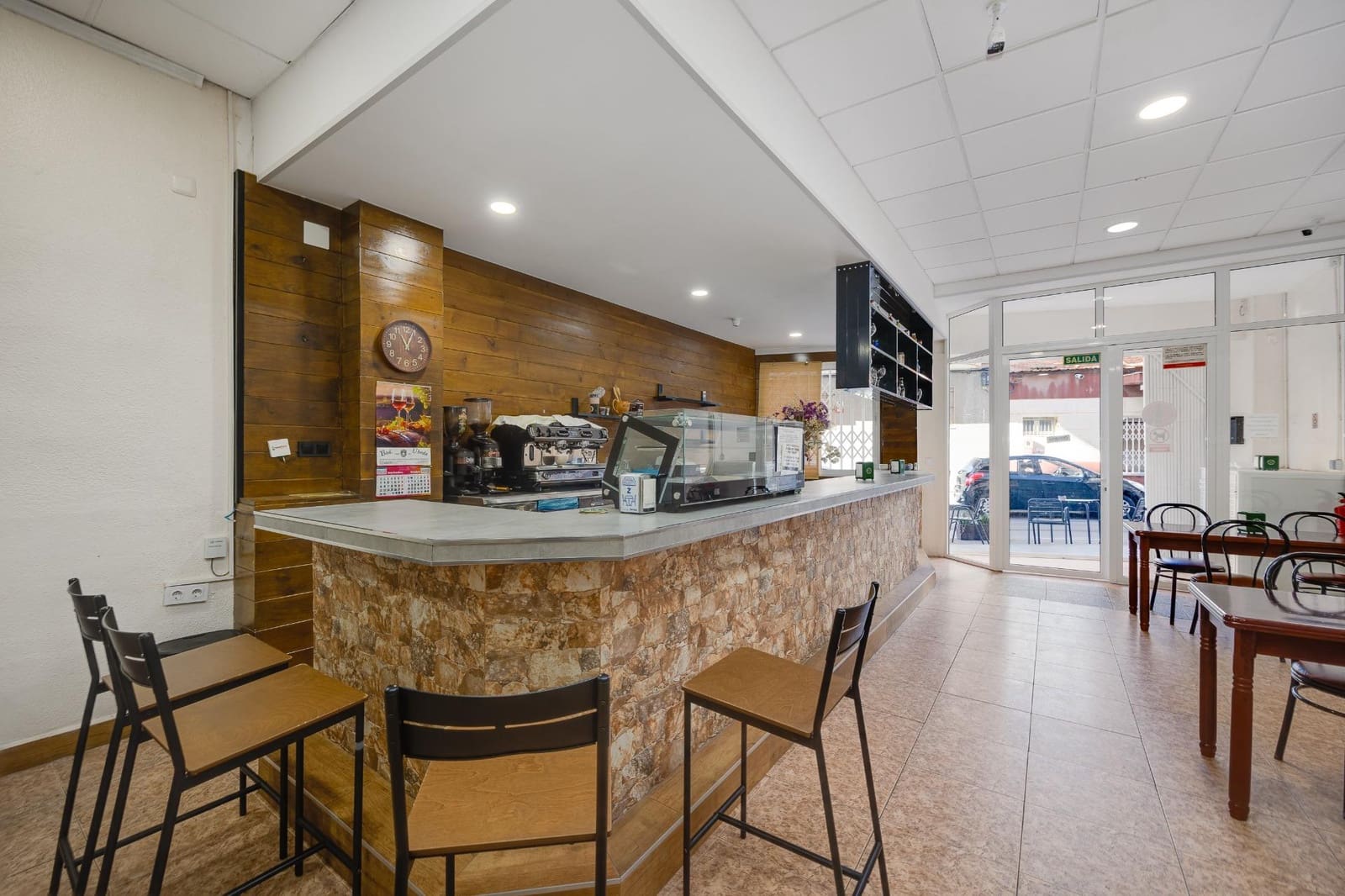 Commercieel te koop in Torrevieja - € 149.900 (Ref: 9462320)