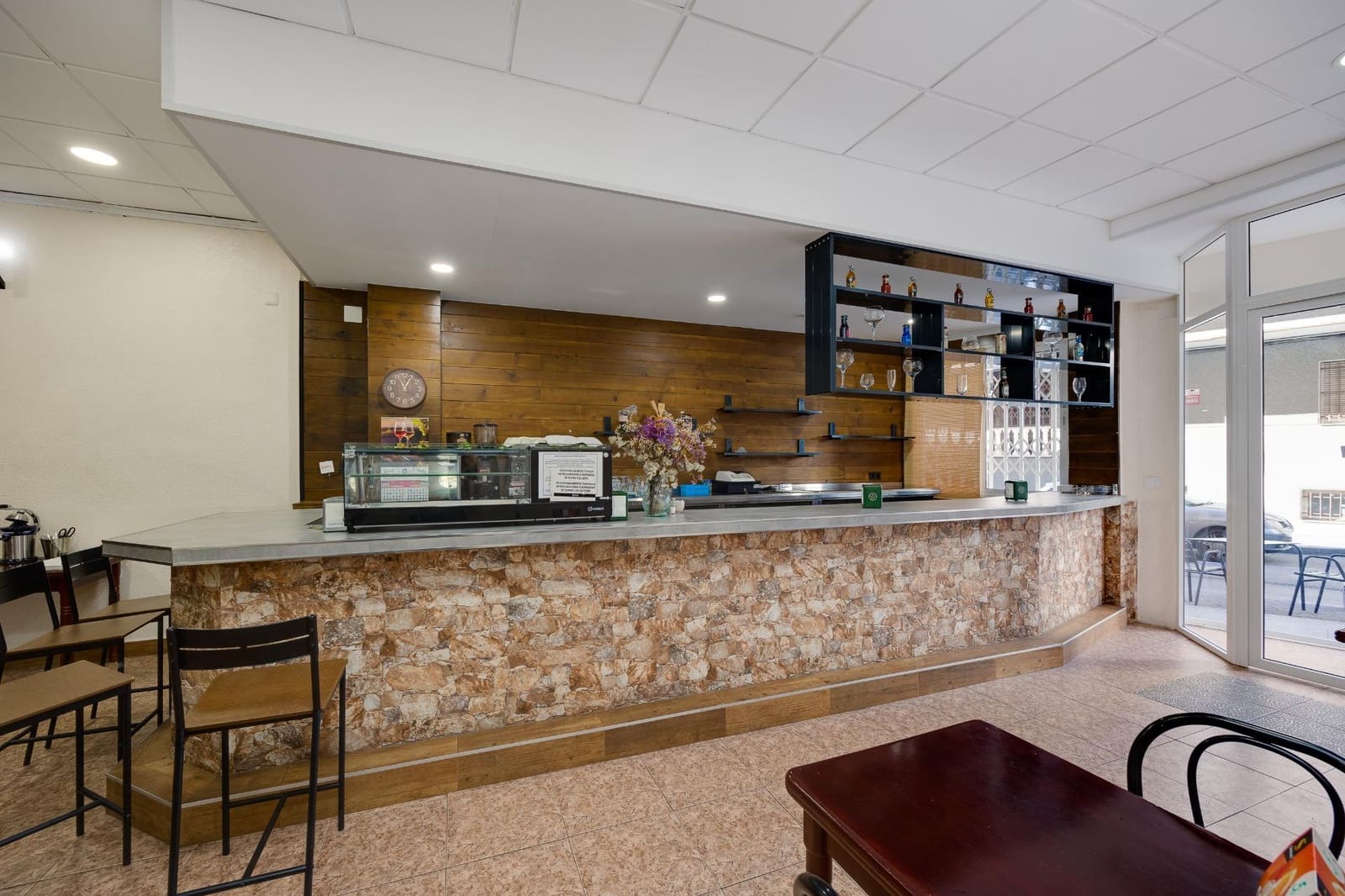 Commercieel te koop in Torrevieja - € 149.900 (Ref: 9462320)