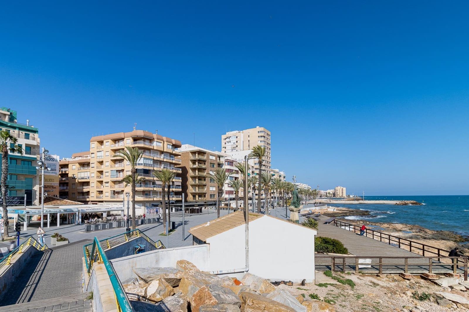 Commercieel te koop in Torrevieja - € 149.900 (Ref: 9462320)