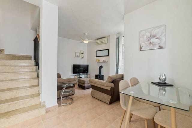 2 quarto Moradia em Banda para venda em El Chaparral - La Siesta - La Torreta, Torrevieja com piscina - 165 000 € (Ref: 9462325)