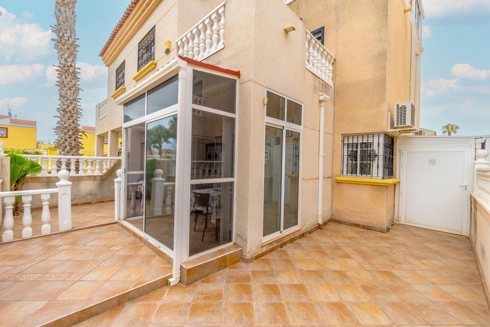 2 quarto Moradia em Banda para venda em Torrevieja com piscina - 165 000 € (Ref: 9462325)