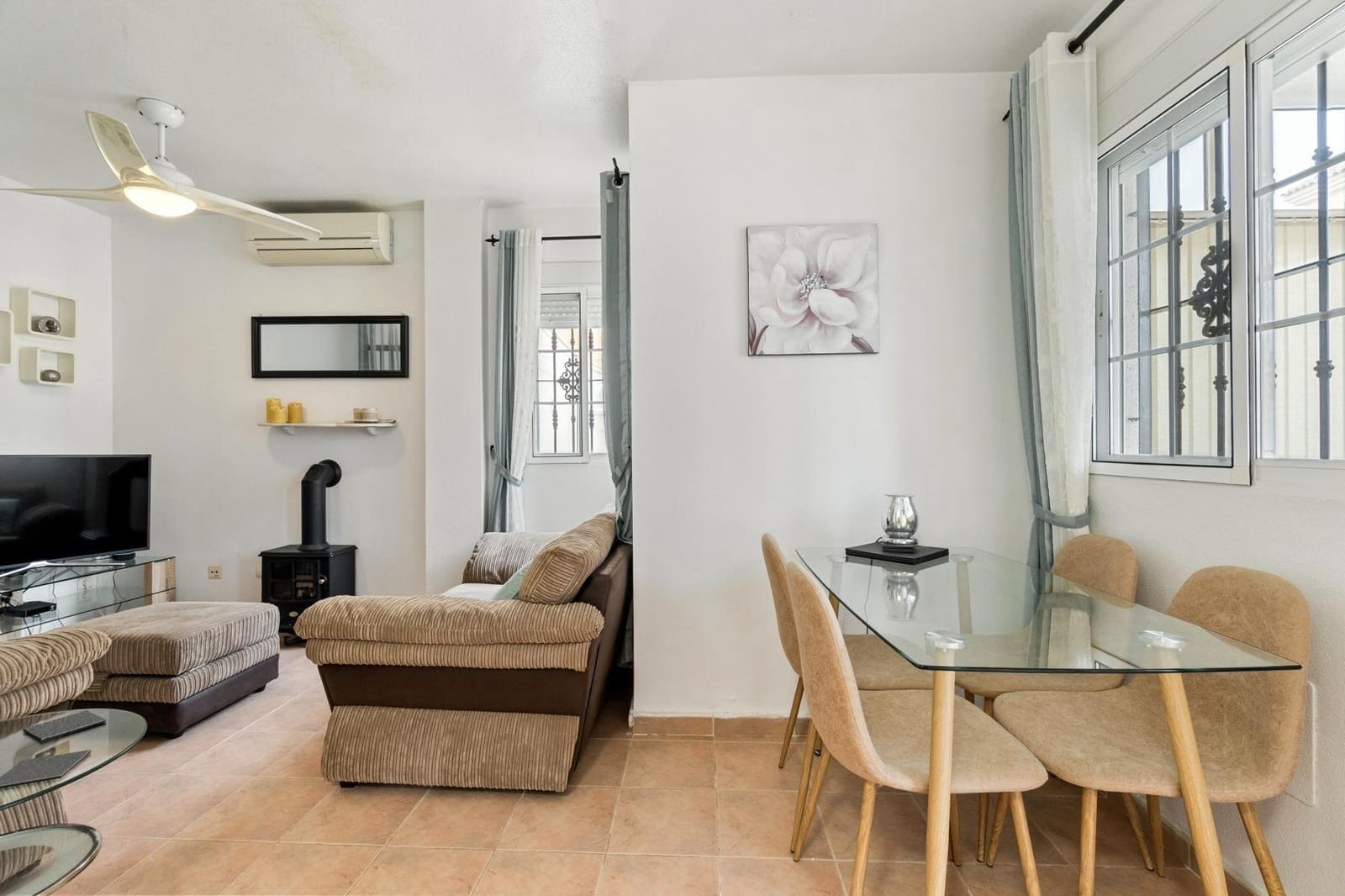 2 quarto Moradia em Banda para venda em Torrevieja com piscina - 165 000 € (Ref: 9462325)