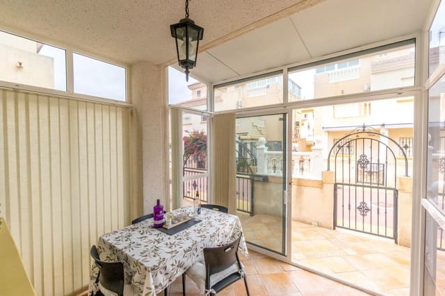 2 quarto Moradia em Banda para venda em El Chaparral - La Siesta - La Torreta, Torrevieja com piscina - 165 000 € (Ref: 9462325)