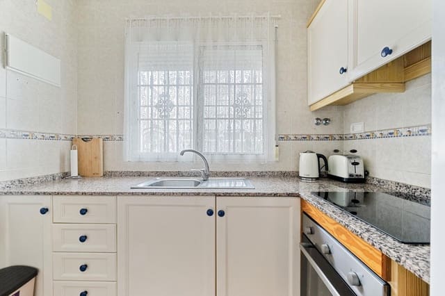 2 quarto Moradia em Banda para venda em El Chaparral - La Siesta - La Torreta, Torrevieja com piscina - 165 000 € (Ref: 9462325)