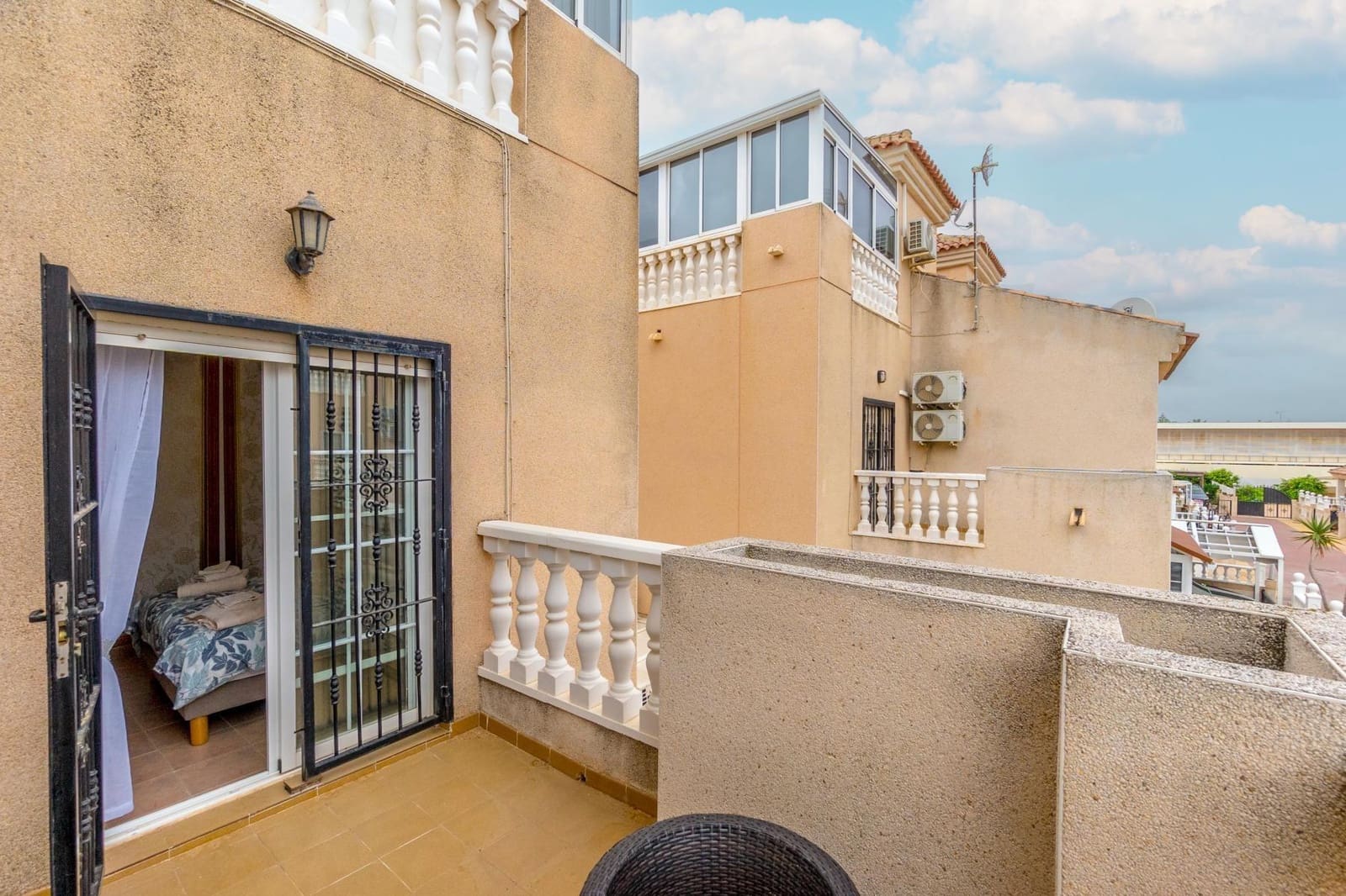 2 quarto Moradia em Banda para venda em Torrevieja com piscina - 165 000 € (Ref: 9462325)