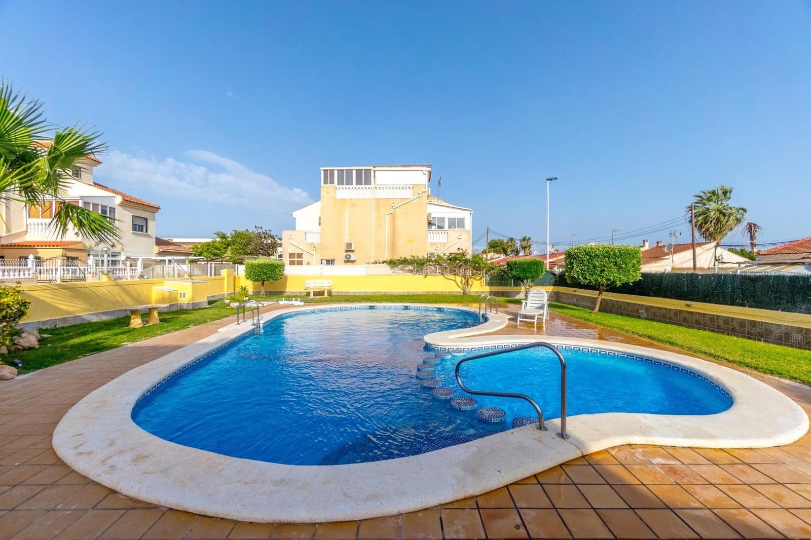 2 quarto Moradia em Banda para venda em Torrevieja com piscina - 165 000 € (Ref: 9462325)