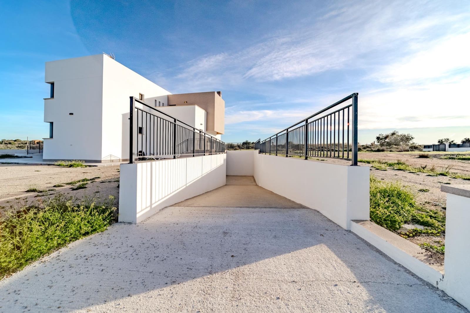 5 bedroom Villa for sale in La Marina with pool garage - € 990,000 (Ref: 9462327)