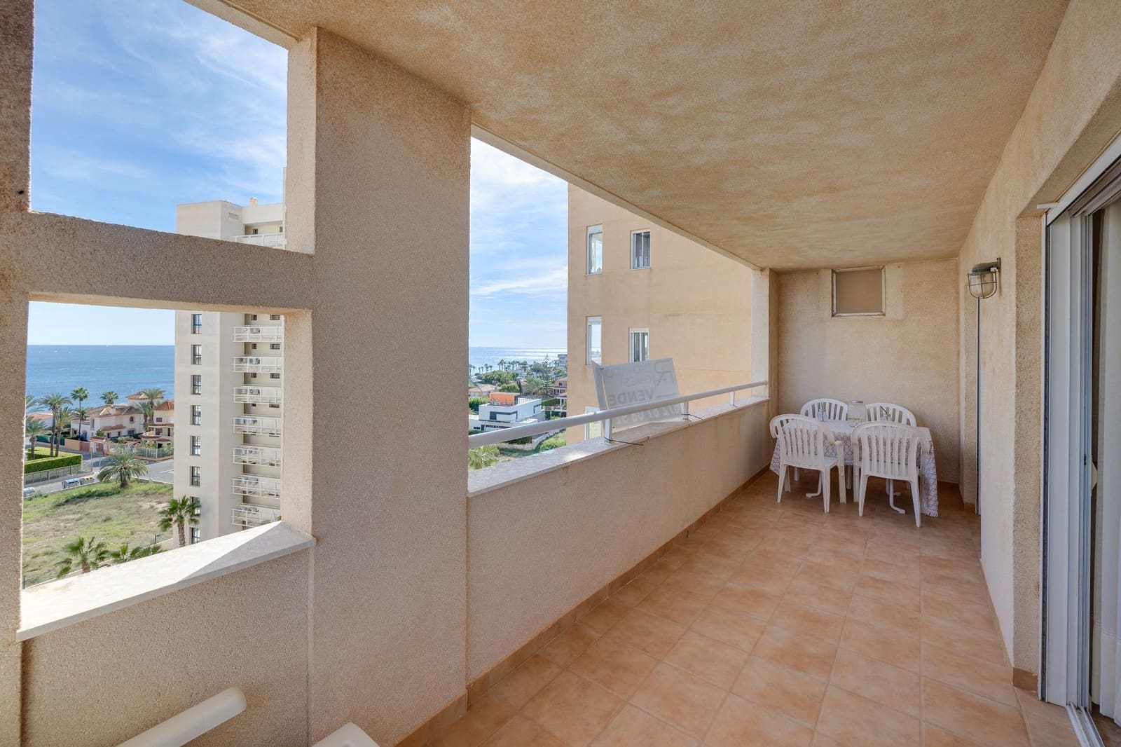 3 bedroom Flat for sale in La Veleta with pool - € 194,900 (Ref: 9462330)
