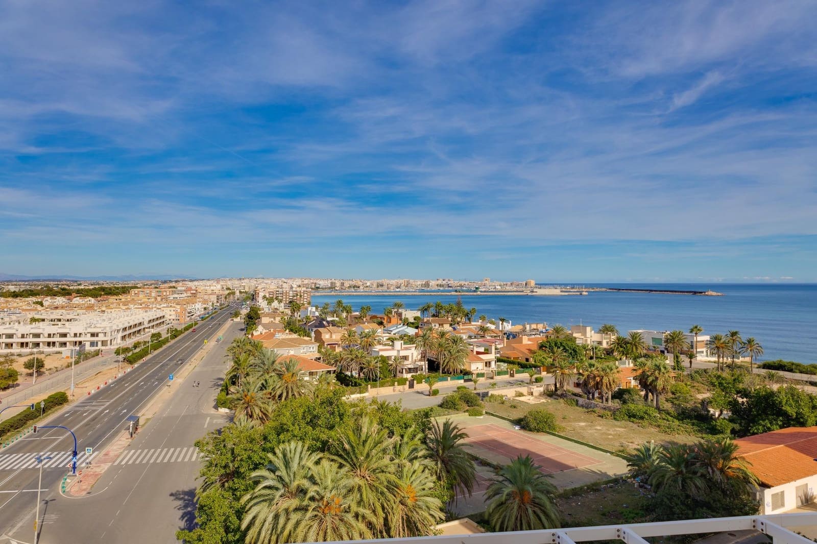 3 bedroom Flat for sale in La Veleta with pool - € 194,900 (Ref: 9462330)