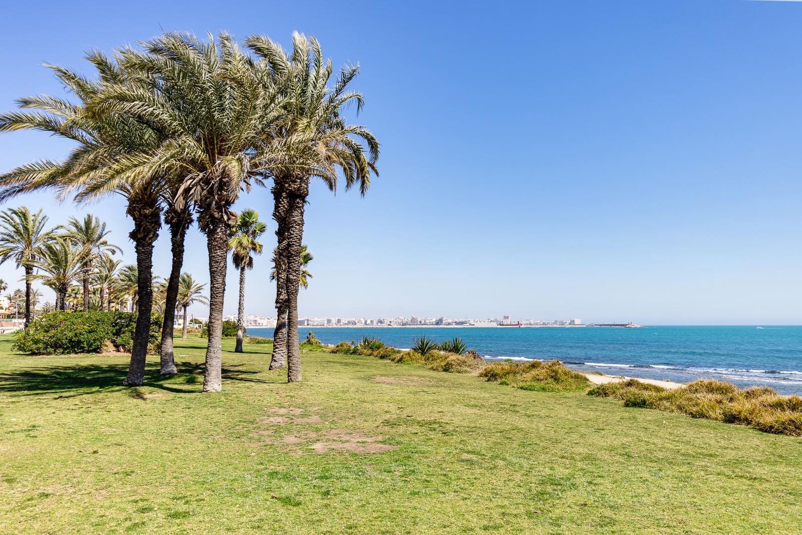 3 bedroom Flat for sale in La Veleta with pool - € 194,900 (Ref: 9462330)