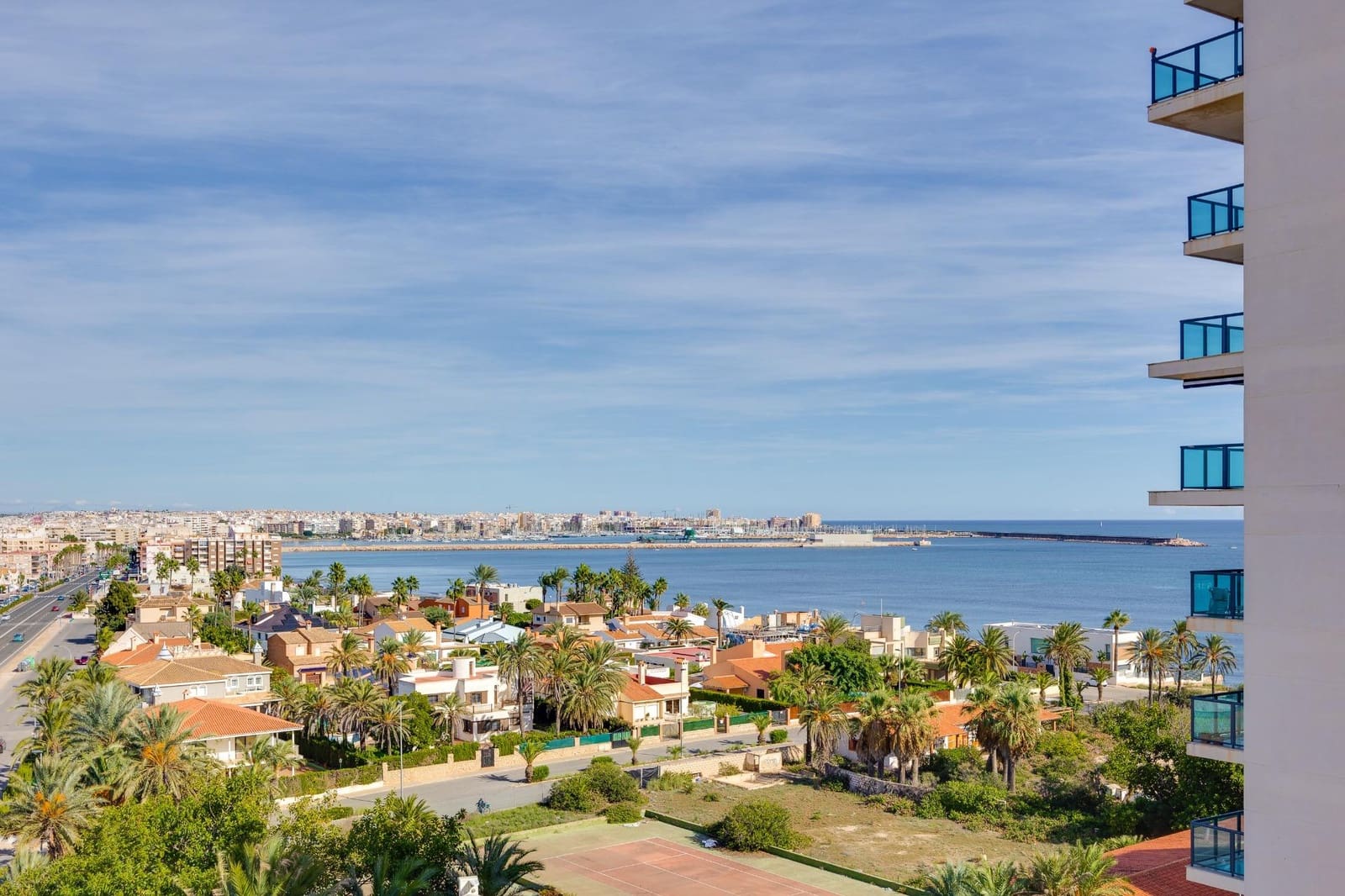 3 bedroom Flat for sale in La Veleta with pool - € 194,900 (Ref: 9462330)