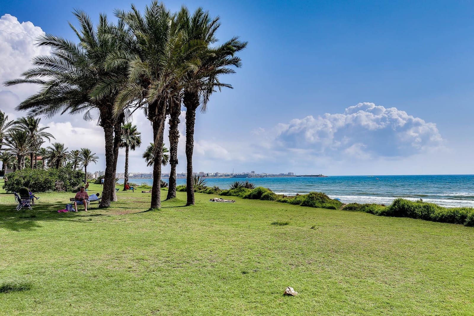 3 bedroom Flat for sale in La Veleta with pool - € 194,900 (Ref: 9462330)