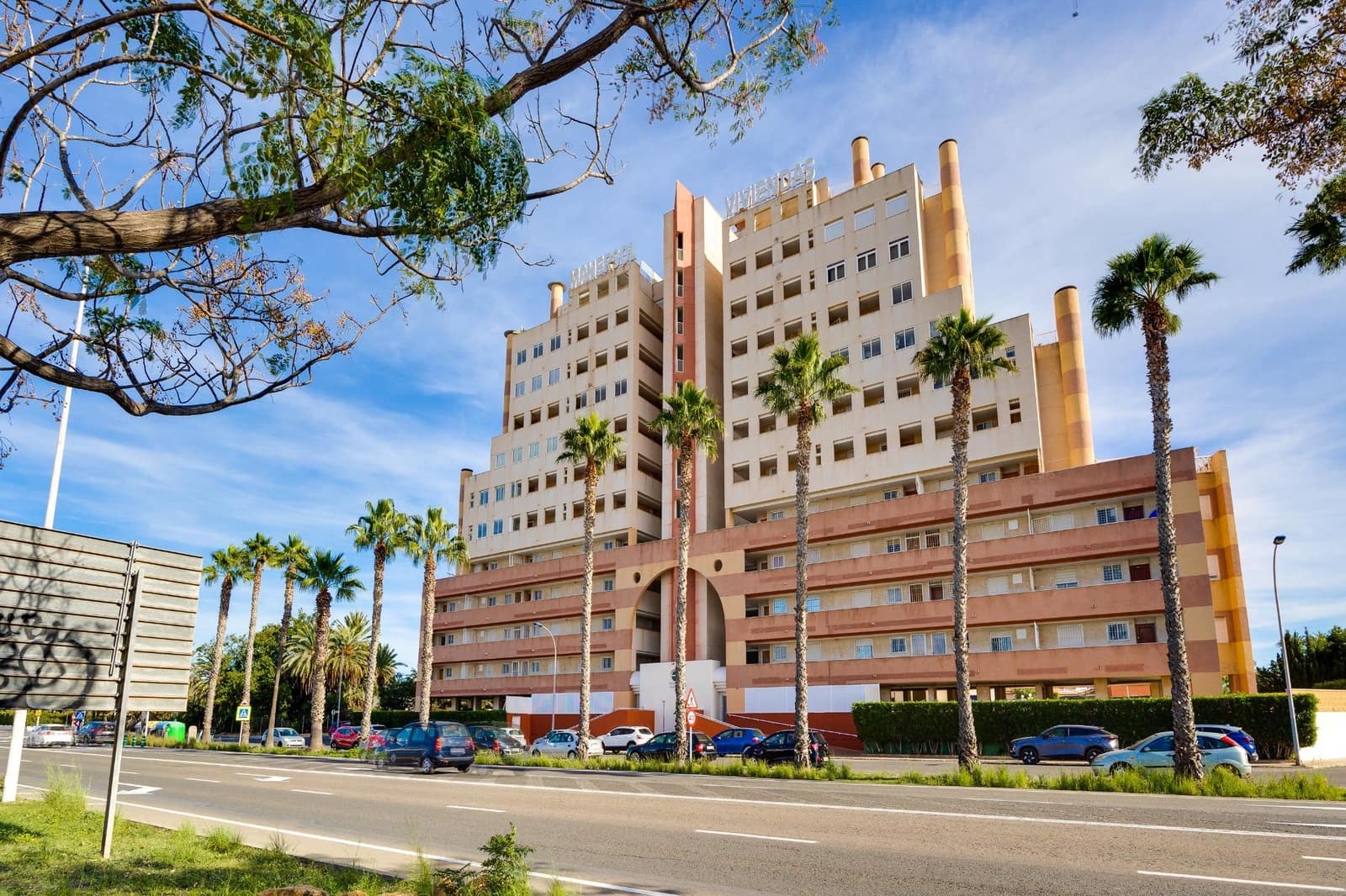 3 bedroom Flat for sale in La Veleta with pool - € 194,900 (Ref: 9462330)