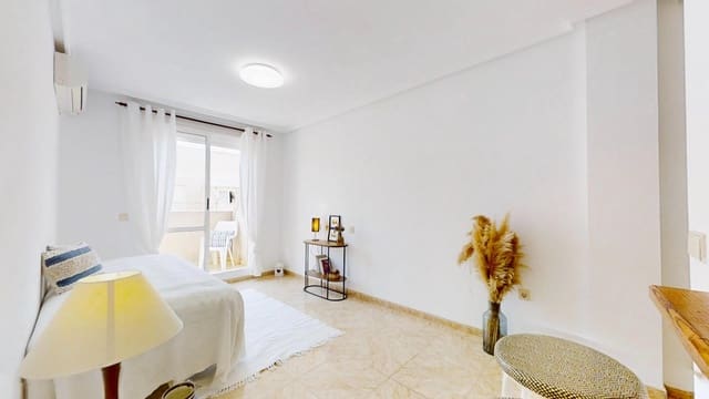 2 chambre Penthouse à vendre à Centro - Muelle Pesquero, Torrevieja avec piscine - 138 900 € (Ref: 9462333)
