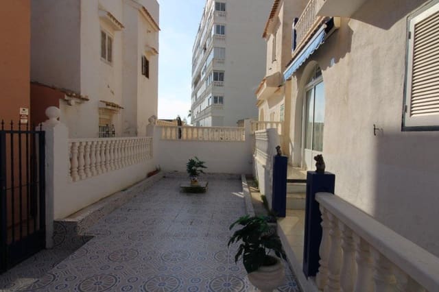 3 soveværelse Rækkehus til salg i Torreblanca, Torrevieja med swimmingpool - € 200.000 (Ref: 9462353)