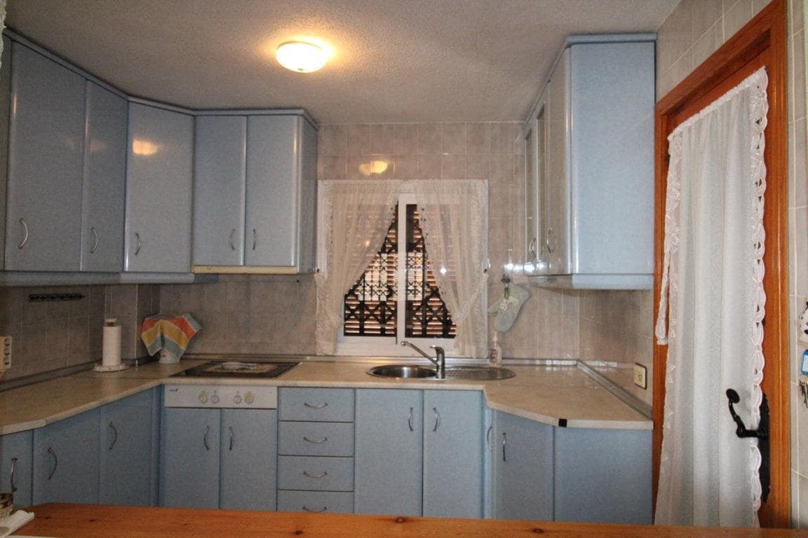 3 soveværelse Rækkehus til salg i Torrevieja med swimmingpool - € 200.000 (Ref: 9462353)