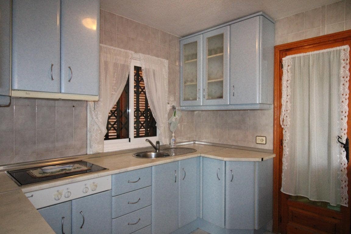 3 soveværelse Rækkehus til salg i Torrevieja med swimmingpool - € 200.000 (Ref: 9462353)