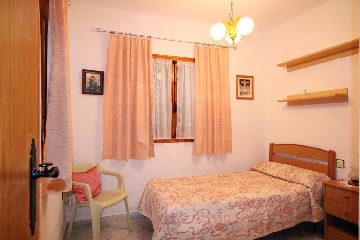 3 soveværelse Rækkehus til salg i Torrevieja med swimmingpool - € 200.000 (Ref: 9462353)