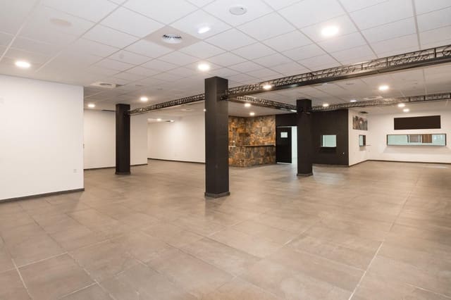 Comercial para venda em Torrevieja - 409 500 € (Ref: 9462361)