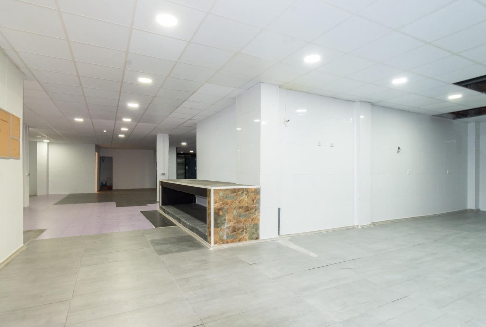 Comercial para venda em Torrevieja - 409 500 € (Ref: 9462361)