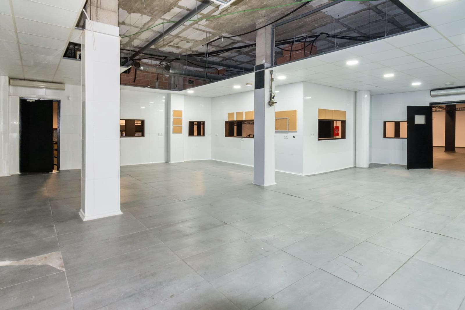 Comercial para venda em Torrevieja - 409 500 € (Ref: 9462361)