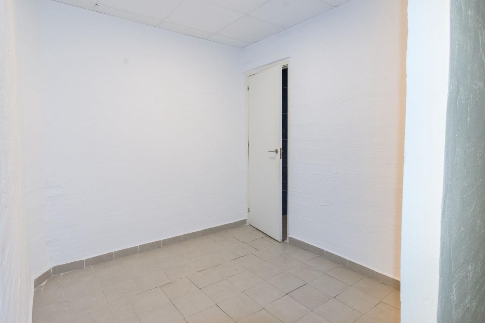 Comercial para venda em Torrevieja - 409 500 € (Ref: 9462361)