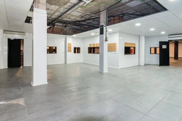 Comercial para venda em Torrevieja - 409 500 € (Ref: 9462361)