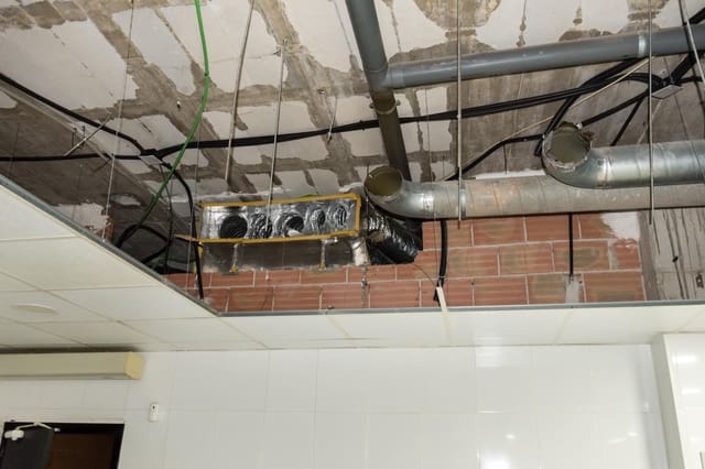 Comercial para venda em Torrevieja - 409 500 € (Ref: 9462361)