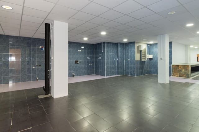 Comercial para venda em Torrevieja - 409 500 € (Ref: 9462361)