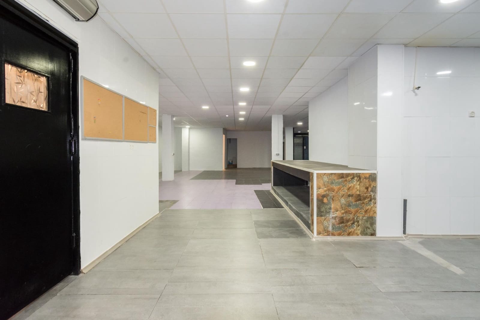 Comercial para venda em Torrevieja - 409 500 € (Ref: 9462361)