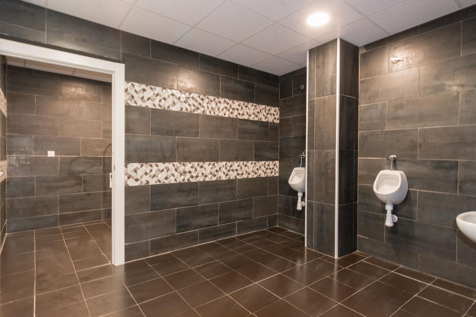 Comercial para venda em Torrevieja - 409 500 € (Ref: 9462361)