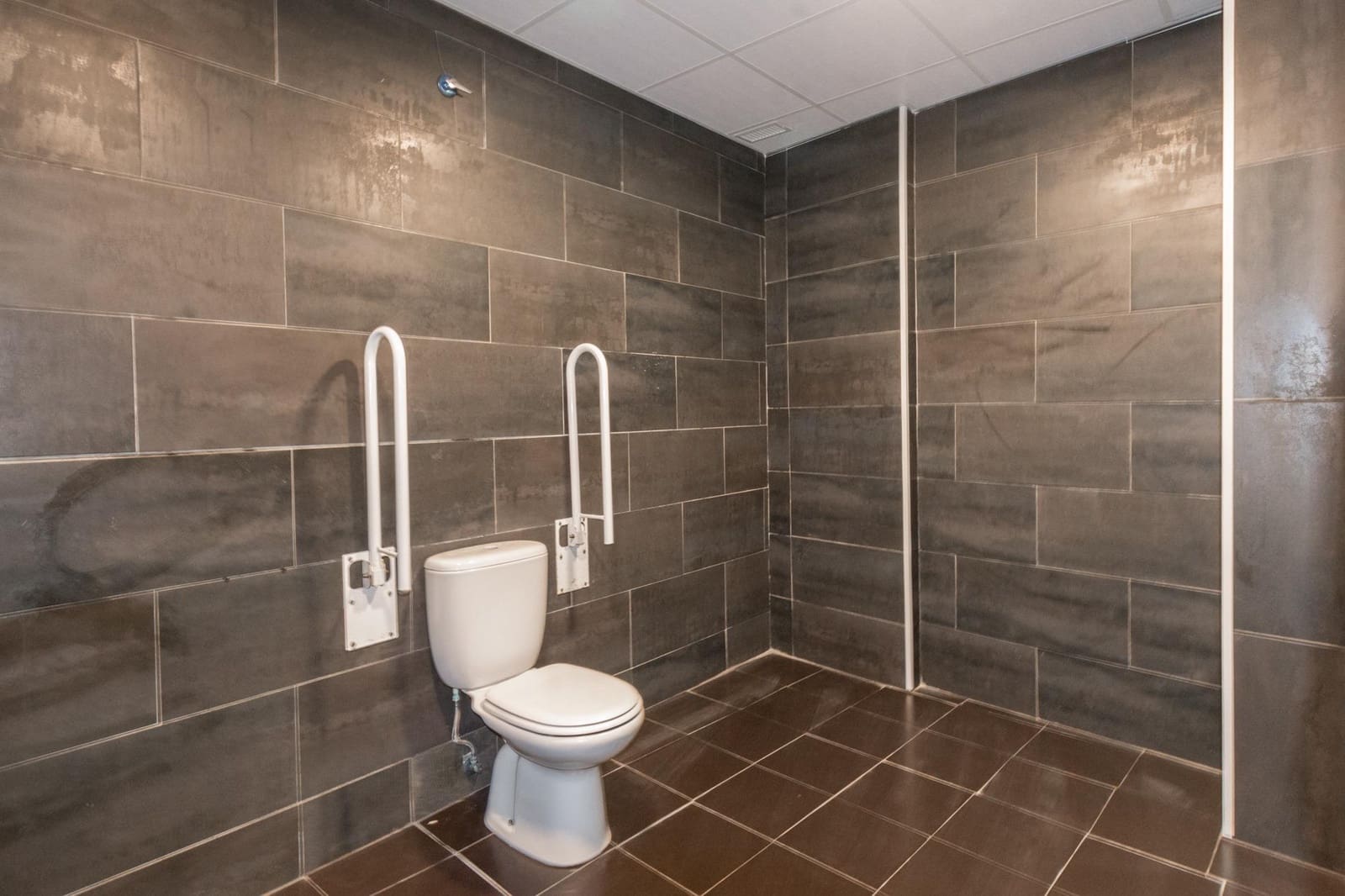 Comercial para venda em Torrevieja - 409 500 € (Ref: 9462361)