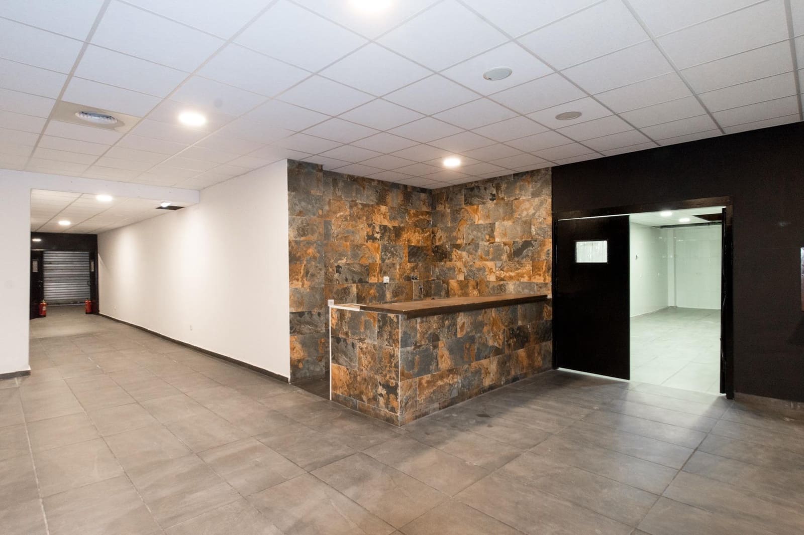 Comercial para venda em Torrevieja - 409 500 € (Ref: 9462361)