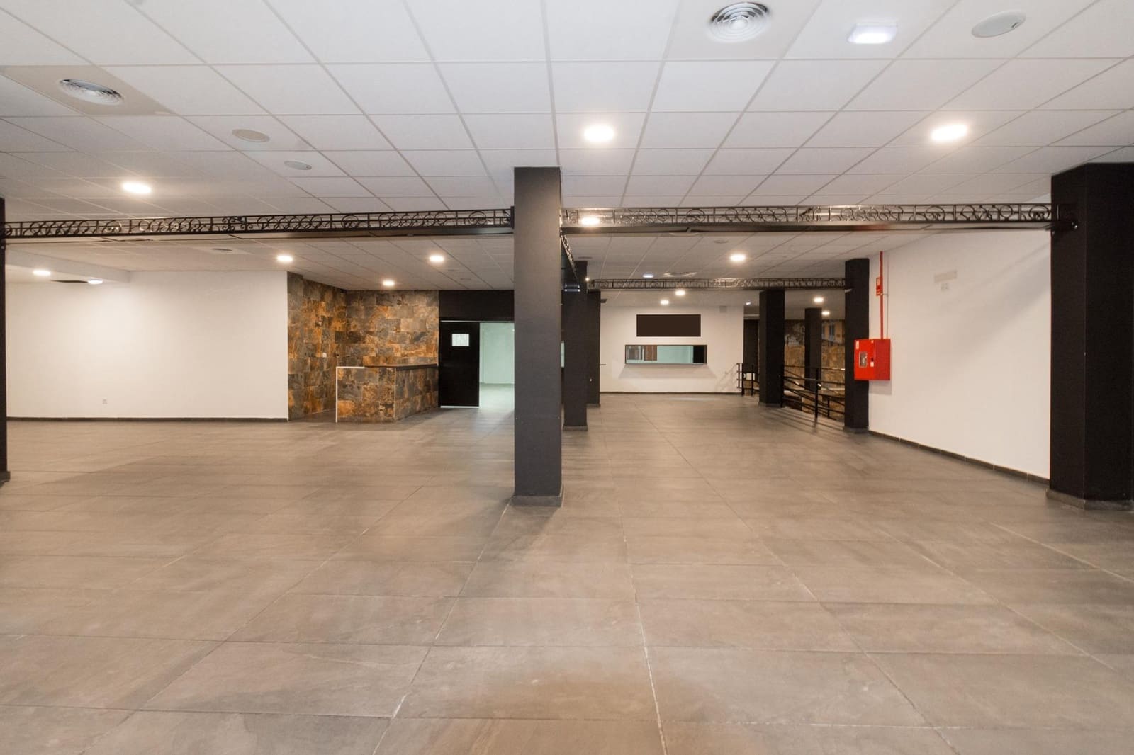 Comercial para venda em Torrevieja - 409 500 € (Ref: 9462361)