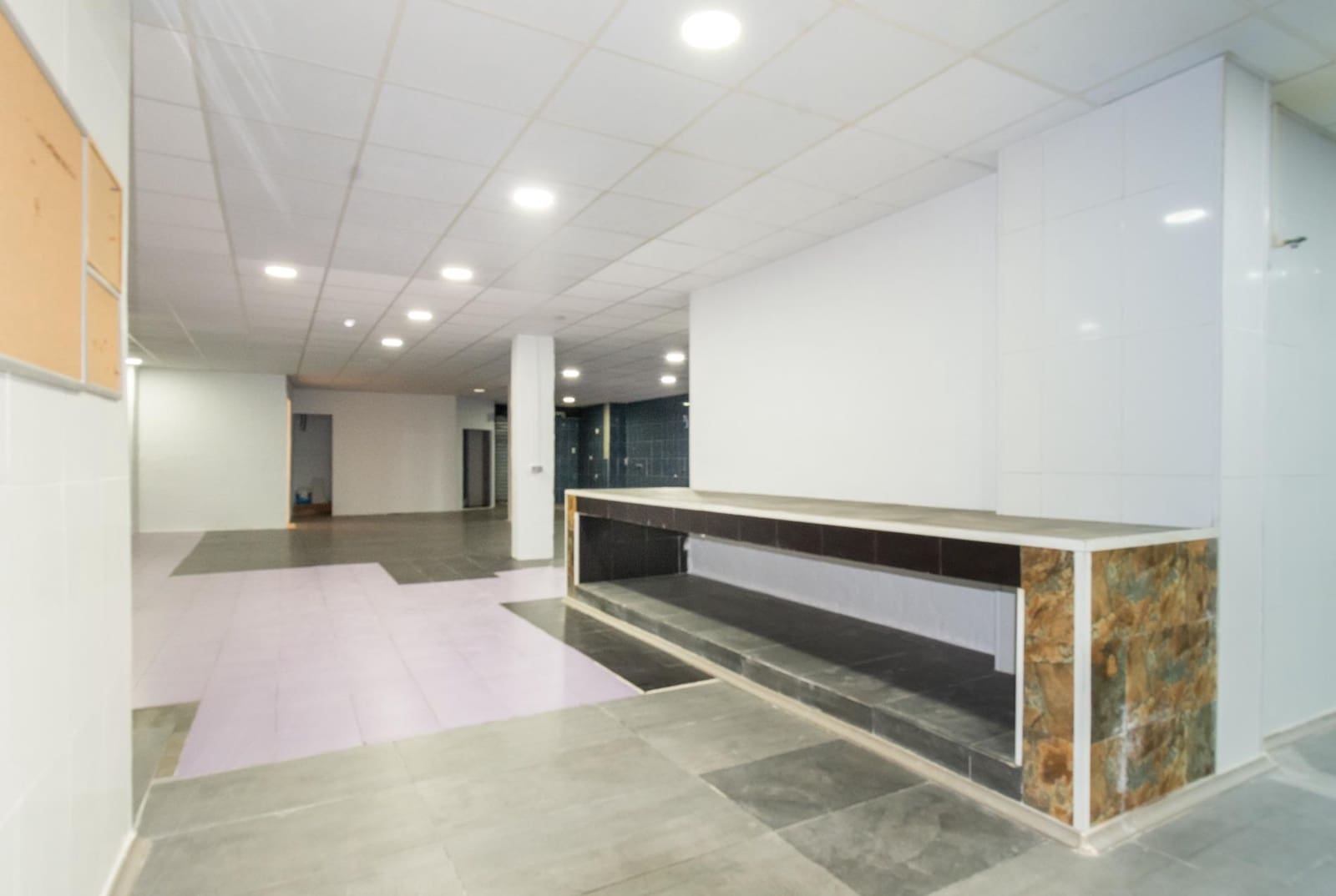 Comercial para venda em Torrevieja - 409 500 € (Ref: 9462361)